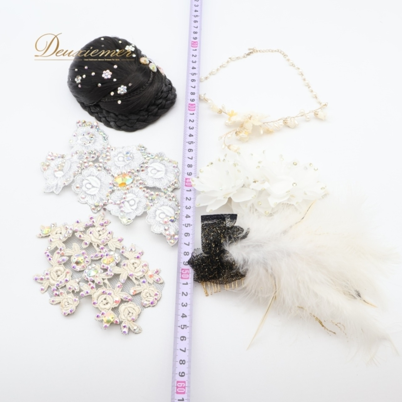社交ダンス 小物 まとめ売り セット シニヨン コーム ヘアオーナメント モチーフ 羽 ネックレス 髪飾り アクセサリー デモ 競技 ダンス パーティ 発表会 白 アイボリー ホワイト系 シルバー系 シニヨンカップ 豪華 髪飾りセット おしゃれ コーディネート デザイン ダンス衣装 イベント用 アクセサリーセット ラグジュアリー パーティーアクセサリー 女性用 髪型 競技用 発表会用 可愛い