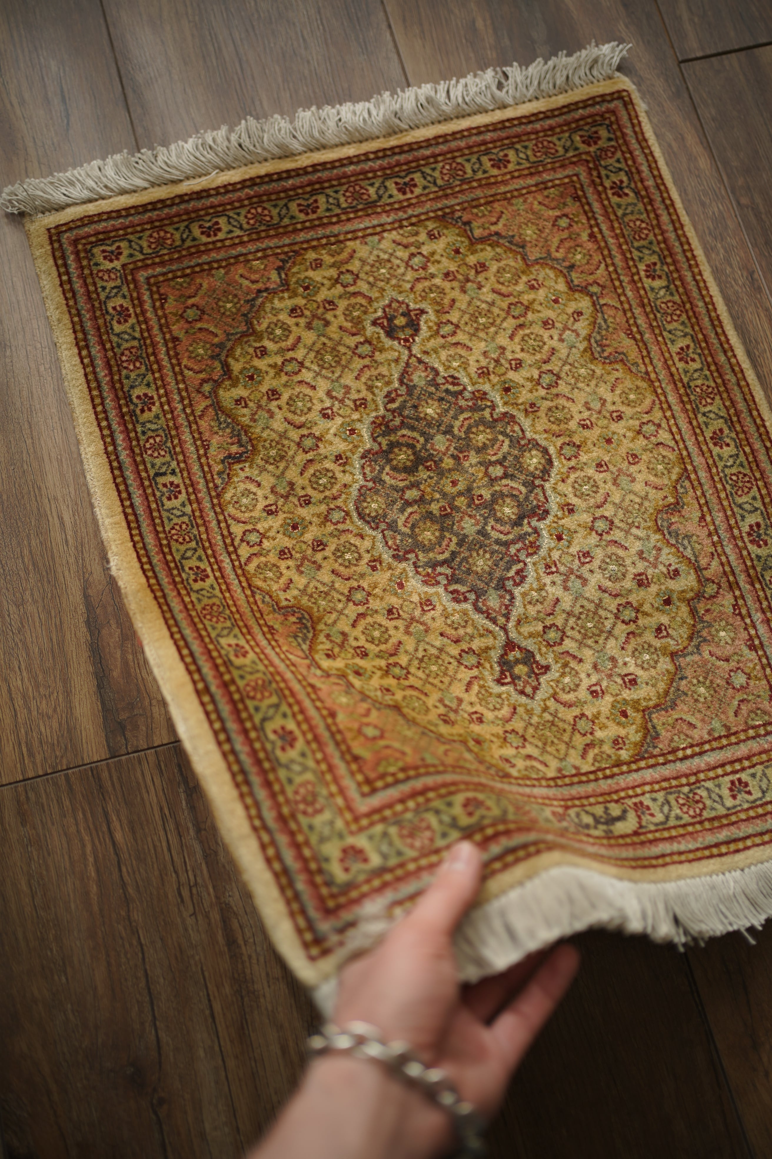 ヴィンテージラグ専門店 TIME RUG （ペルシャ絨毯・トライバルラグ）