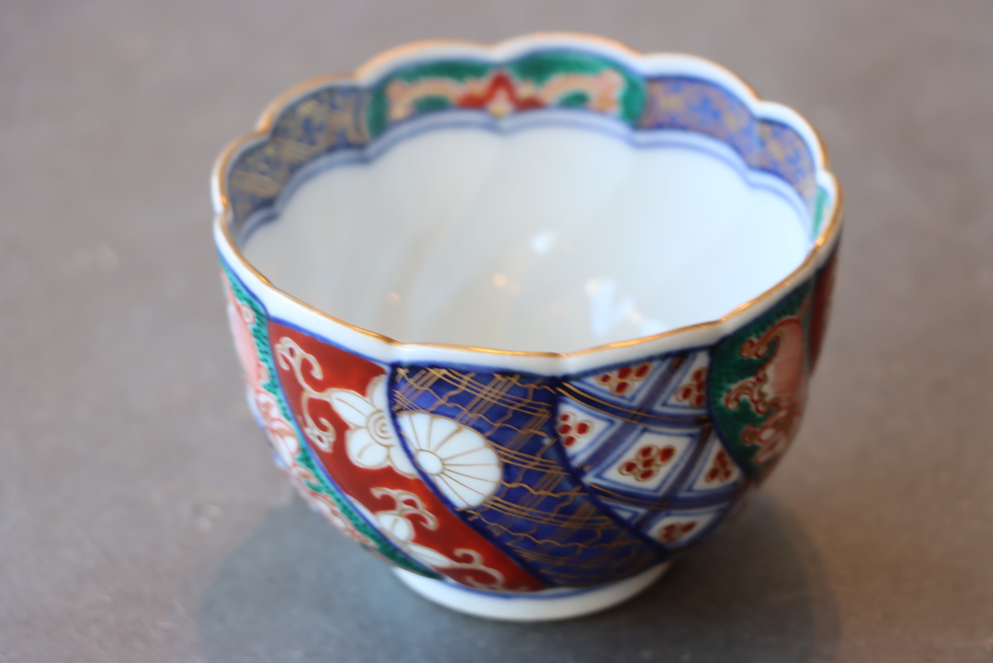 大聖寺伊万里 絢爛豪華 染付 金彩 色絵 壽字 富貴長春 輪花 大皿 江戸後期 大聖寺伊万里 色絵 捻り壽文 輪花 向付 湯呑 通りもの/Daisyo-ji Imari
