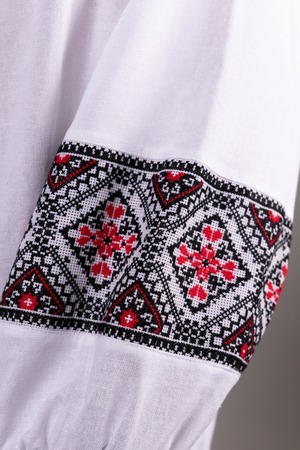 ウクライナ刺繍ヴィシヴァンカ　手刺繍　レディース・フリーサイズ
