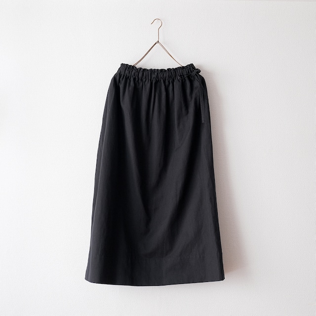 one side slit long skirt／cotton linen〈black〉