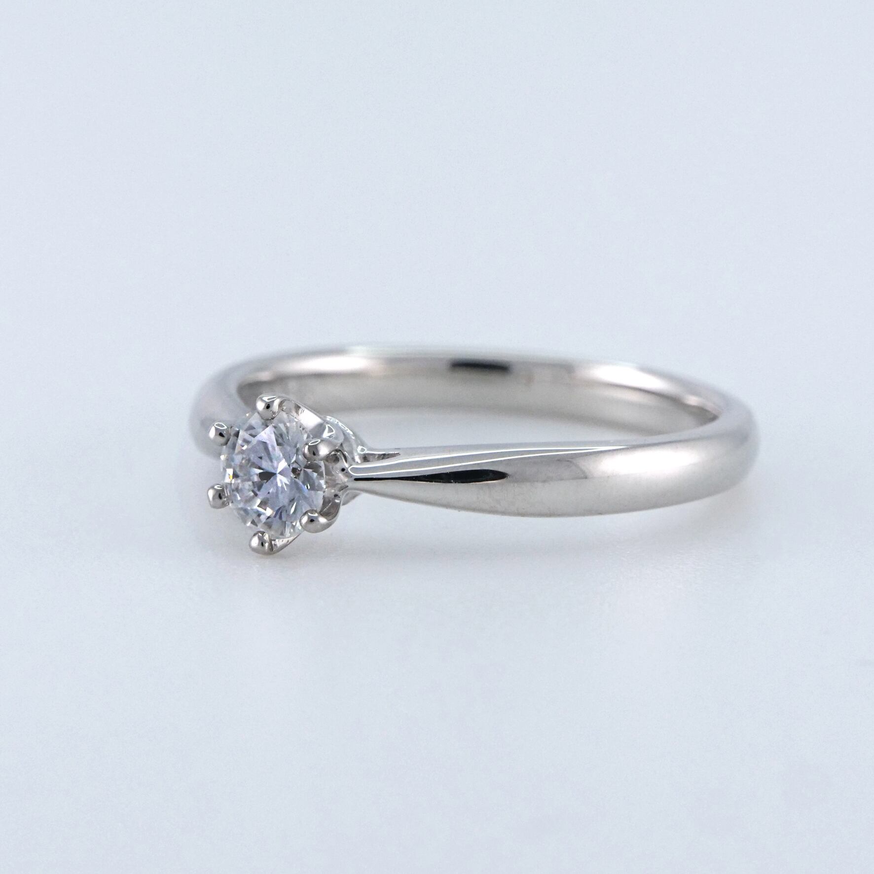 【婚約指輪 天然ダイヤモンド 永久保証】Pt900 天然ダイヤモンド 【中石0.305ct】婚約指輪 プロポーズリング【サイズ直し無料】