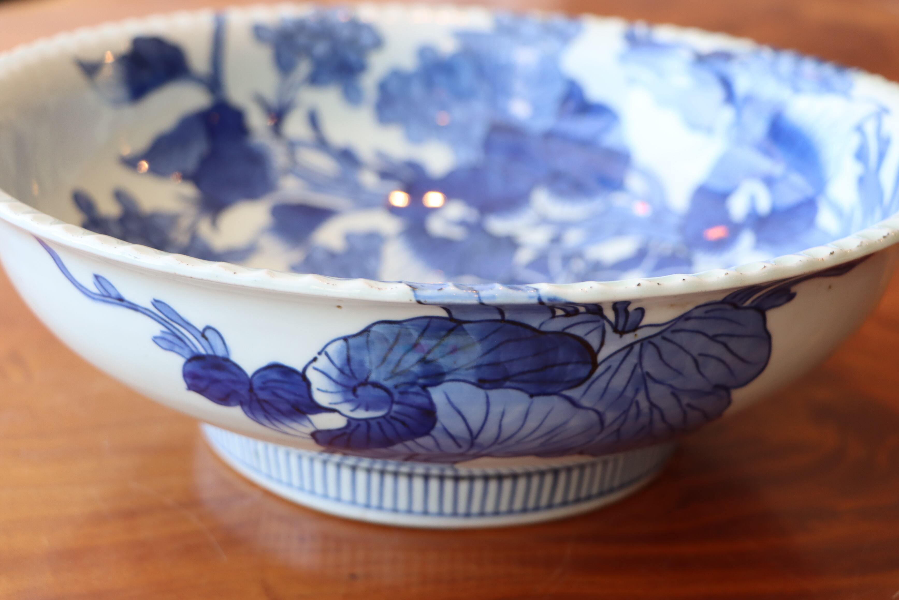 伊万里焼　古伊万里　初期伊万里吹墨染付　花文碗　時代箱　C　R5004 伊万里焼 古伊万里 初期伊万里吹墨染付 花文碗 時代箱 C R5004