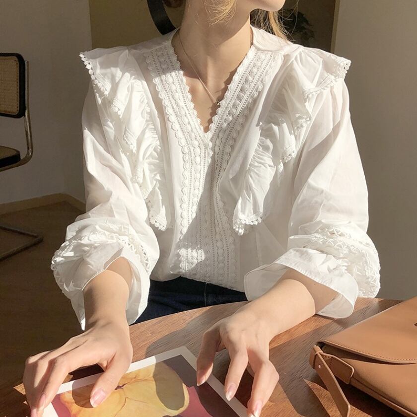 V-neck frill lace blouse m0003