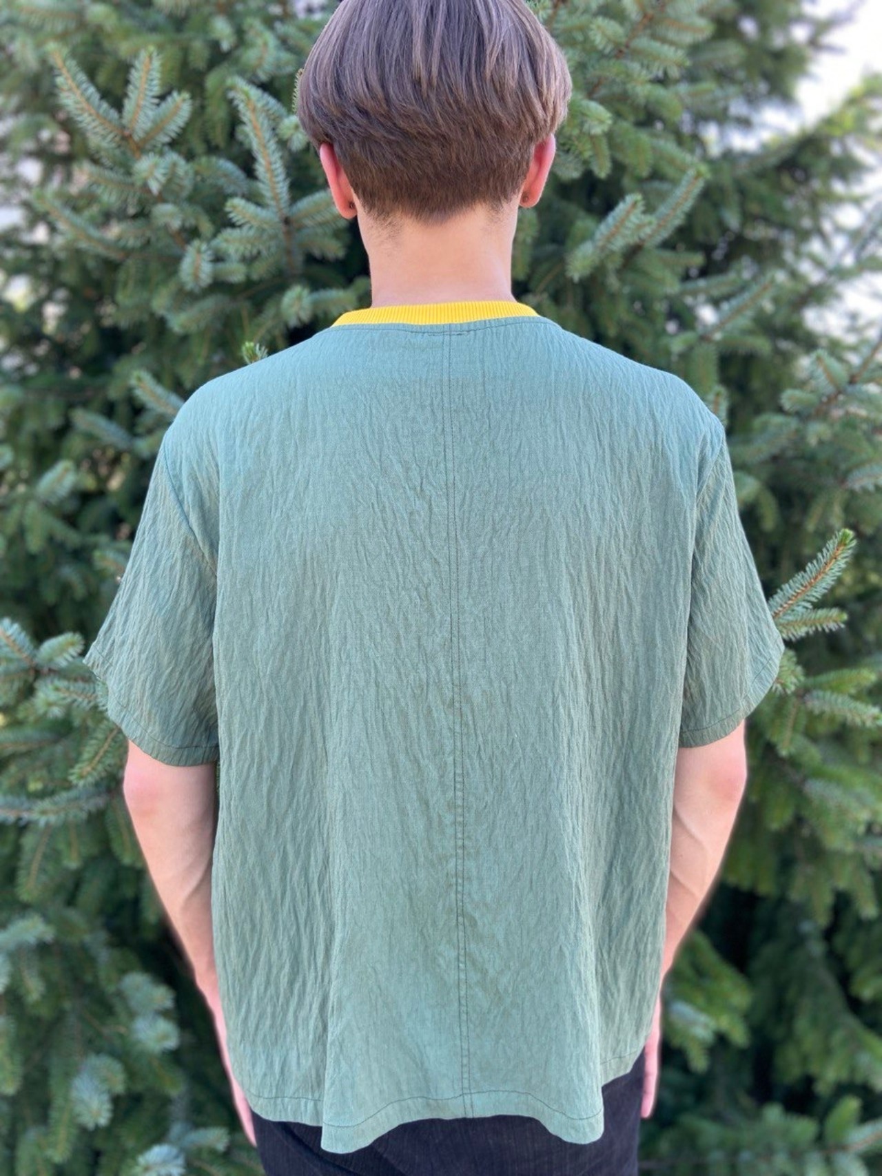 ヴィーシフカ刺繍入りTシャツ 若緑（平和）ユニセックス・フリーサイズ  