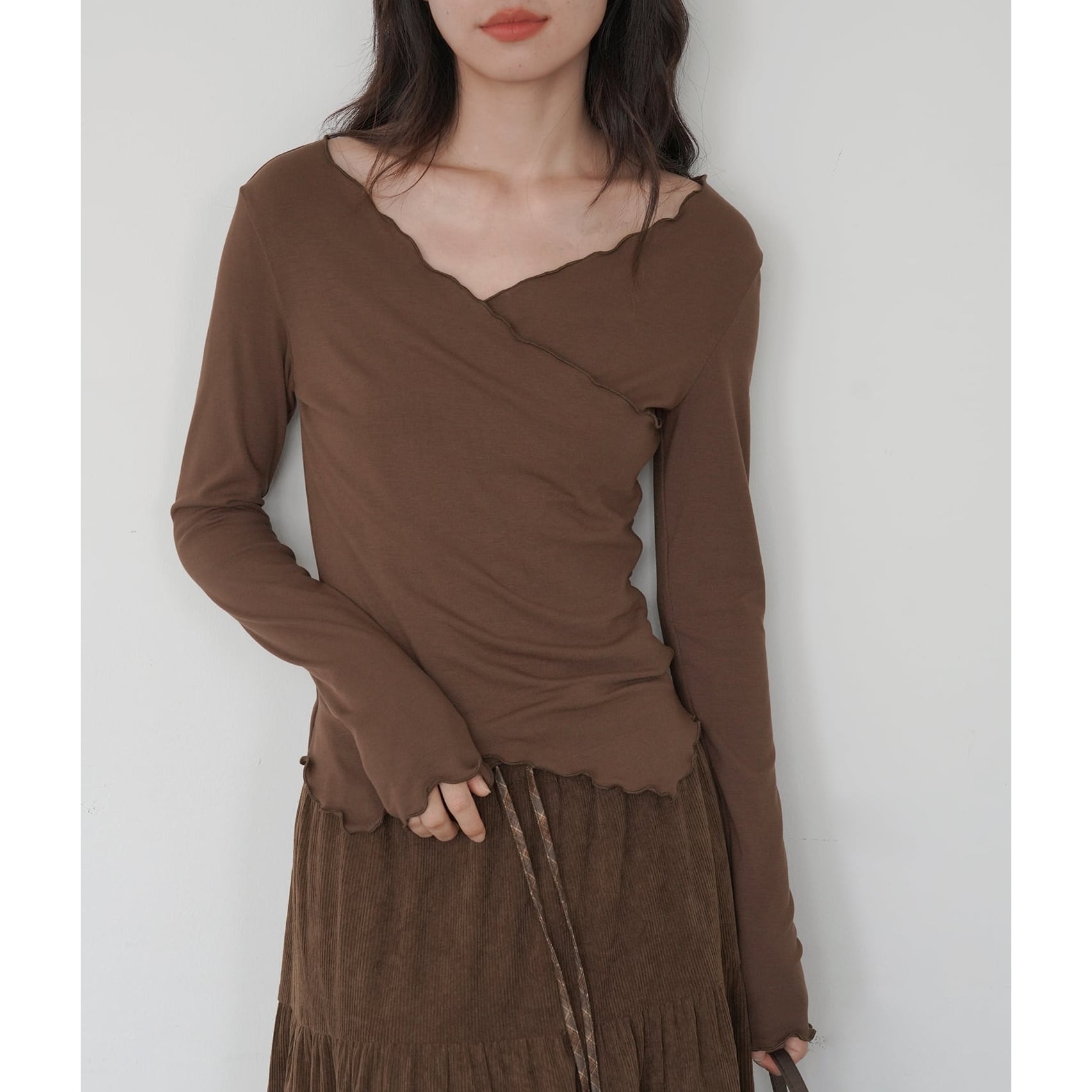 mellow v neck cutsew i-0030