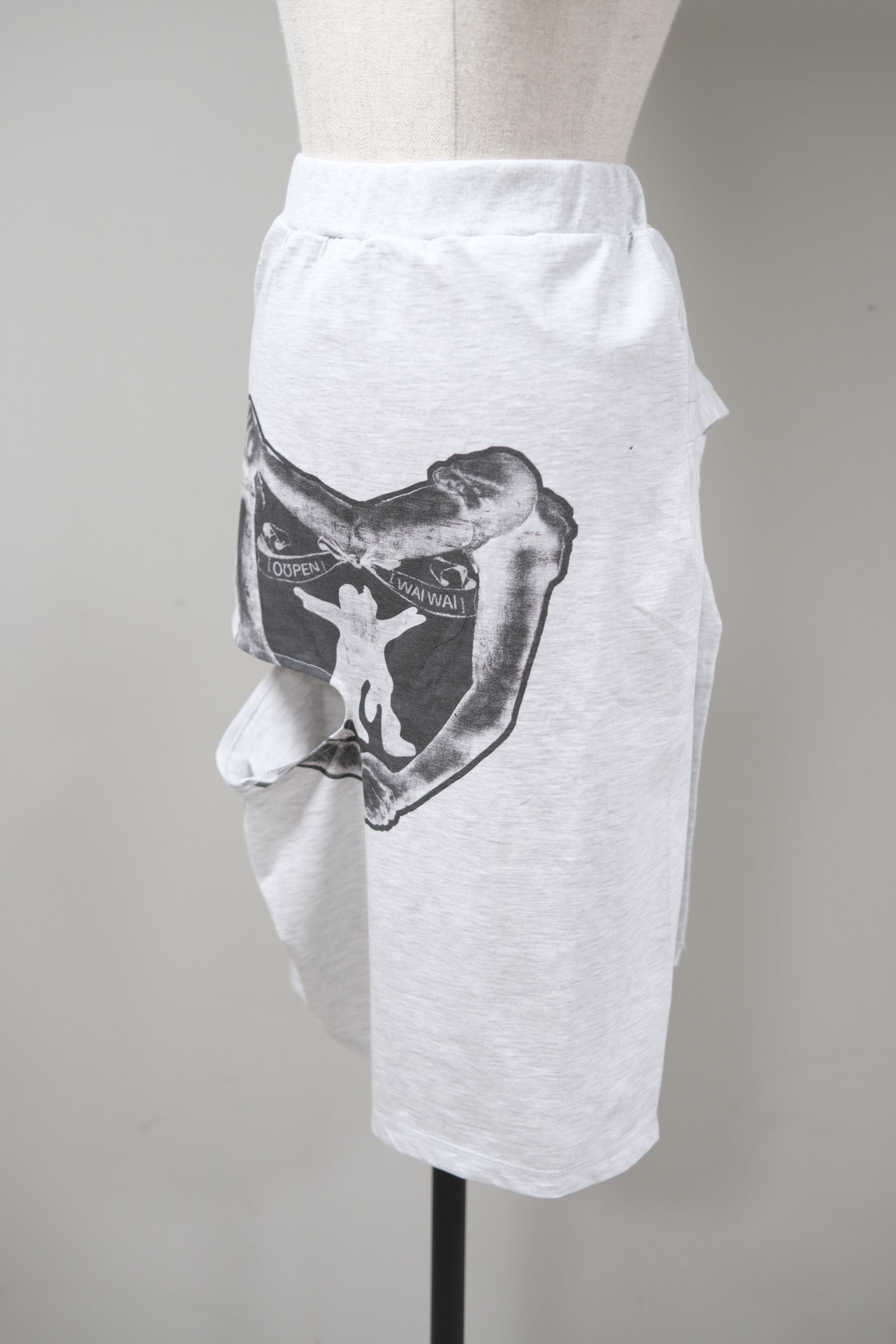 OPEN YY】YY HUG&HEART CUTOUT SKIRT - grey - | loop