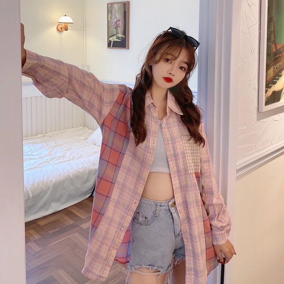 ピンクチェックシャツ