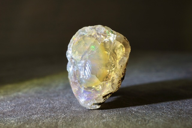 エッグ・イン・オパール Opal Egg 1082