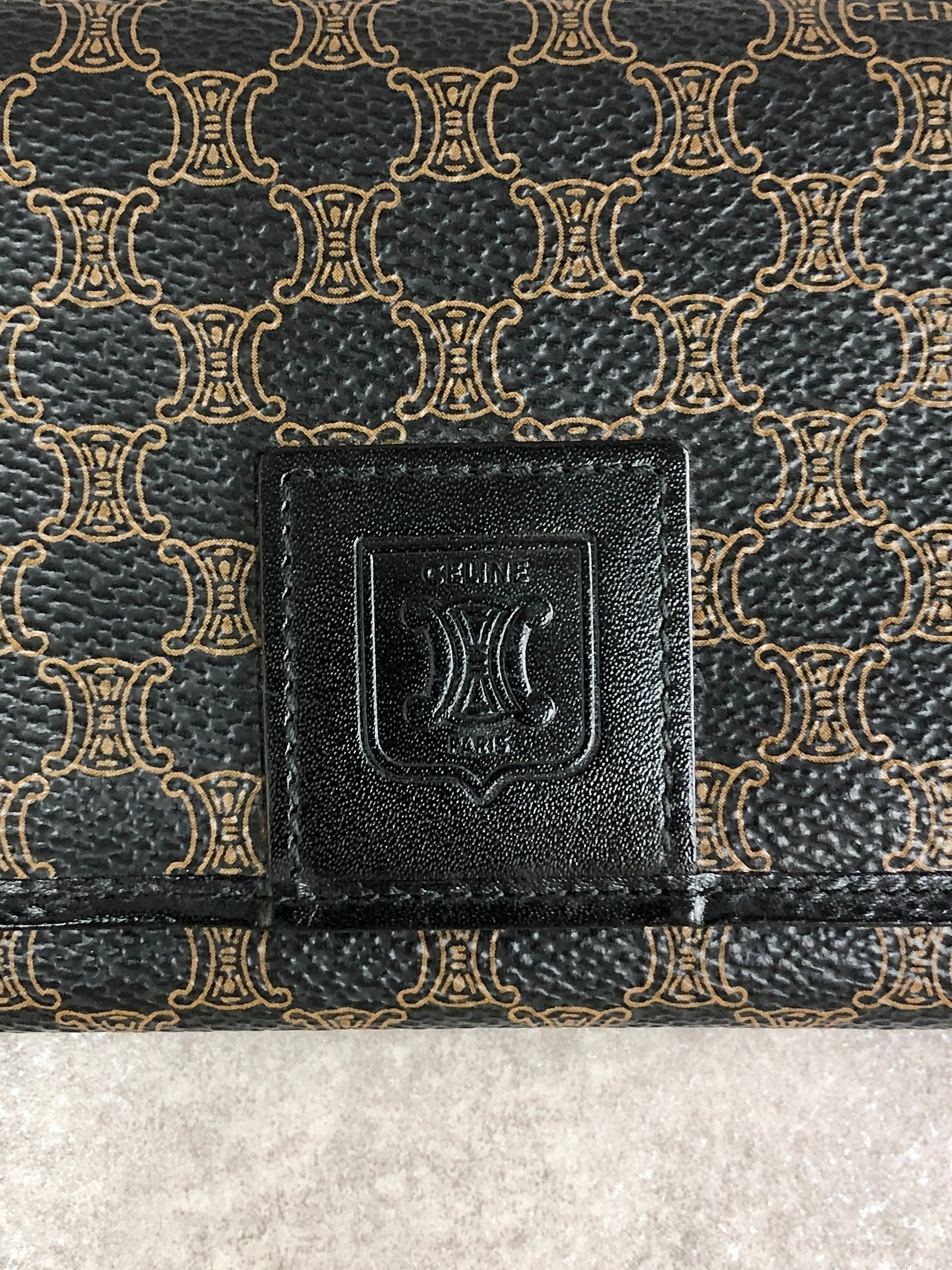 CELINE セリーヌ マカダム 財布 ブラック ブラゾン型押し PVCレザー 長