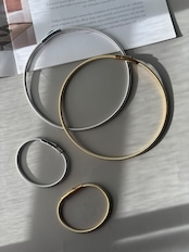 sleek wave bangle