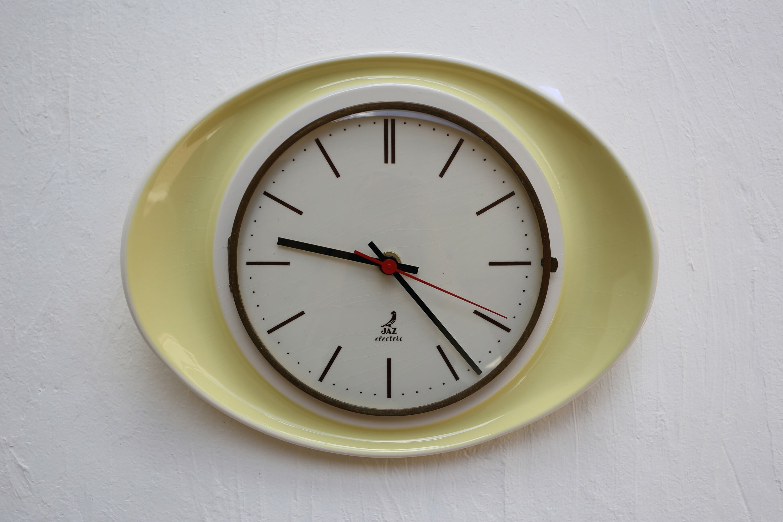 フランス アンティーク ヴィンテージ JAZ 壁掛け時計(陶器 オーバル、電池式 クォーツ交換済)