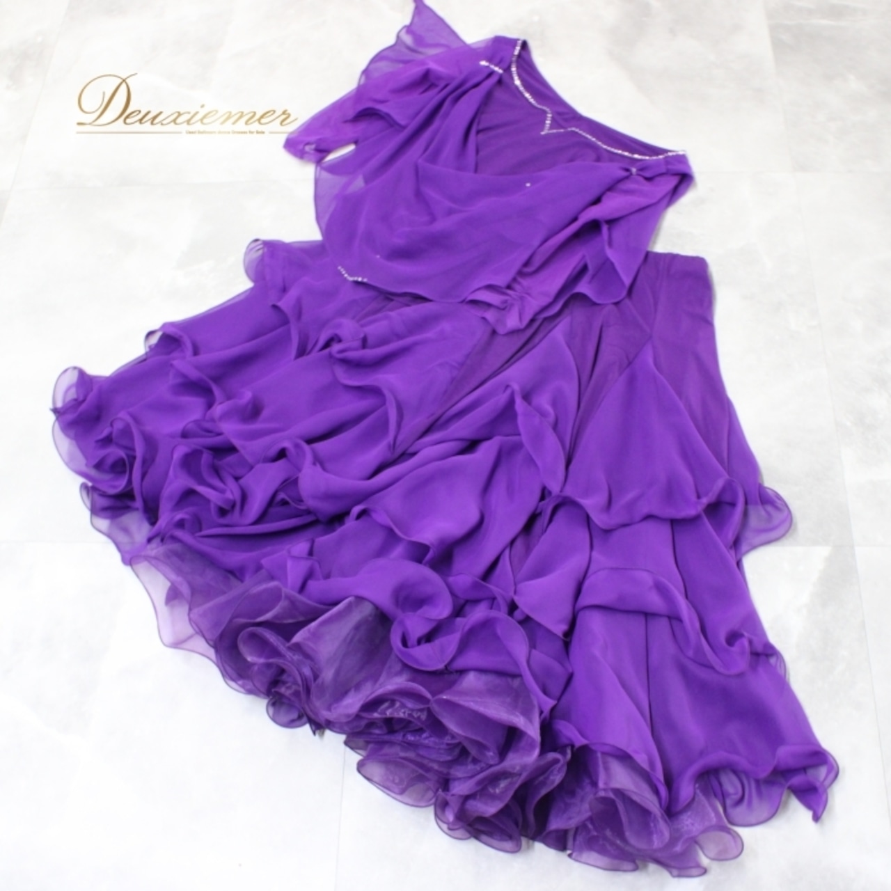 社交ダンス 衣装 スタンダード 上下セット ツーピース レッスンウェア パーティ衣装 レディース Roger 紫 ラインストーン パープル系 上品 バイオレット 大人 かわいい 上品なデザイン エレガント ダンスウェア フェミニン 二重スカート ボリューム感 優雅な動き 伸縮性あり おしゃれ 女性用 M~Lサイズ 発表会 競技用 社交ダンス用