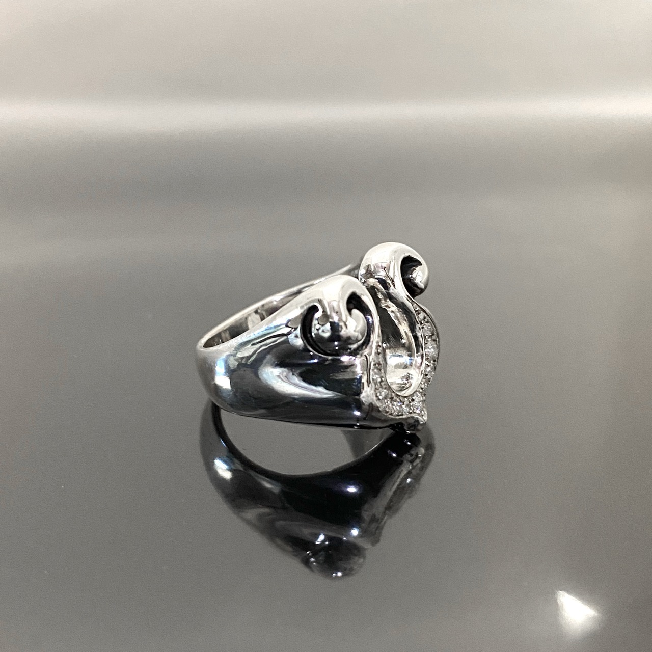 RHYTHMIC HORSESHOE RING with CUBIC ZIRCONIA / リズミックホースシューキュービックジルコニアリング