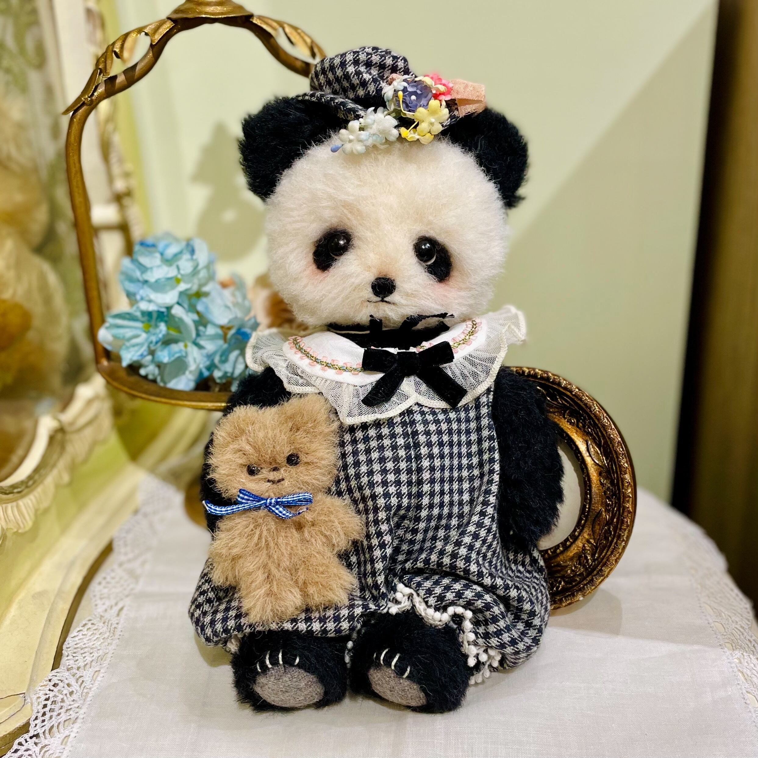 sold※ 作家様作品 misa ぬいぐるみと一緒ぱんだ | Bells Room