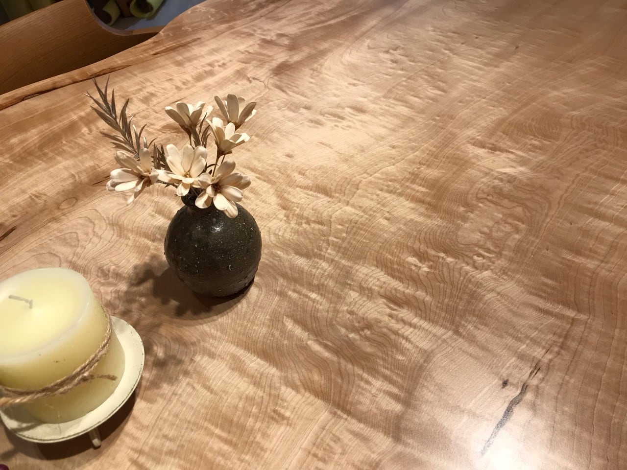 栃（トチ）_2050×760-950-1010×50_横浜元町店_テーブル天板/一枚板