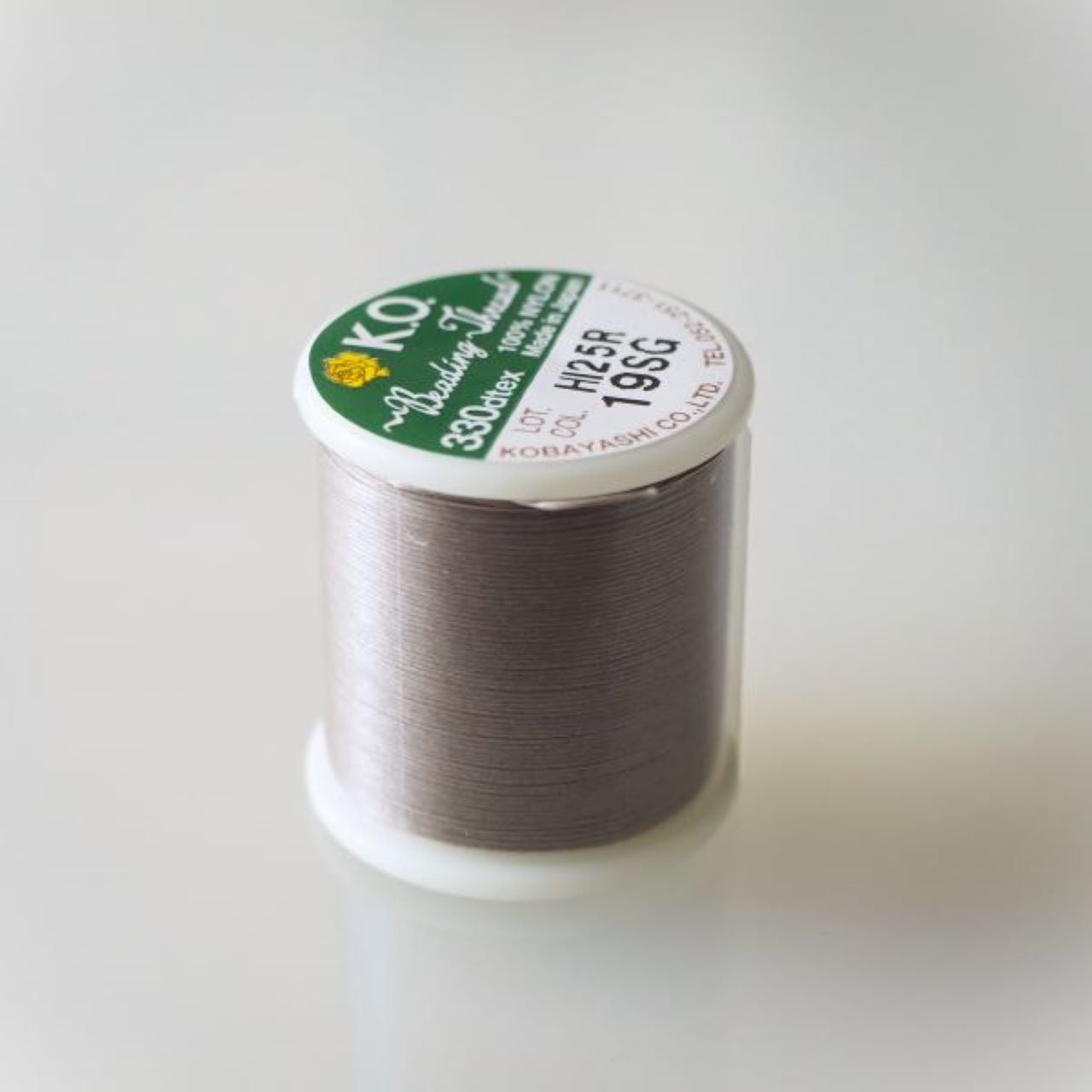 ビーズステッチ・ビーズ刺繍用糸（50M巻） KO 19SG （濃グレー