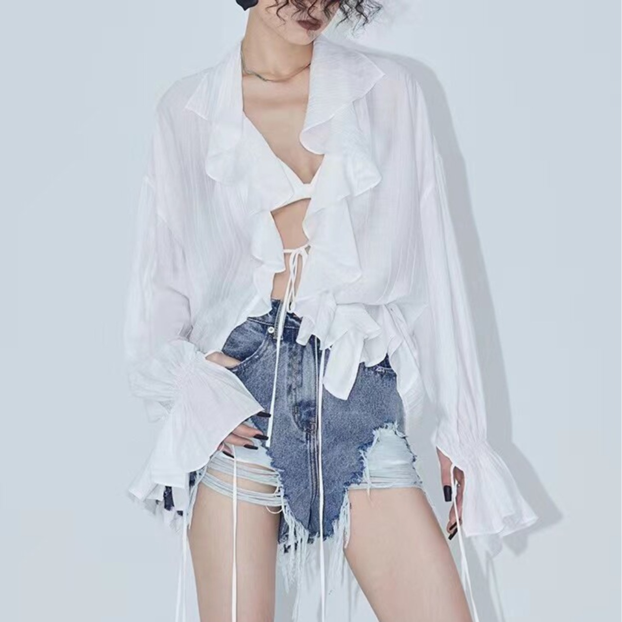 ruffled V-neck shirt (ME364)