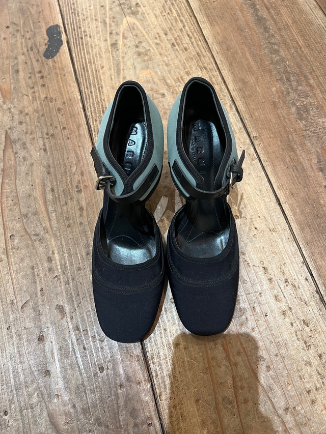 MARNI / vintage Black× blue sandal heel.