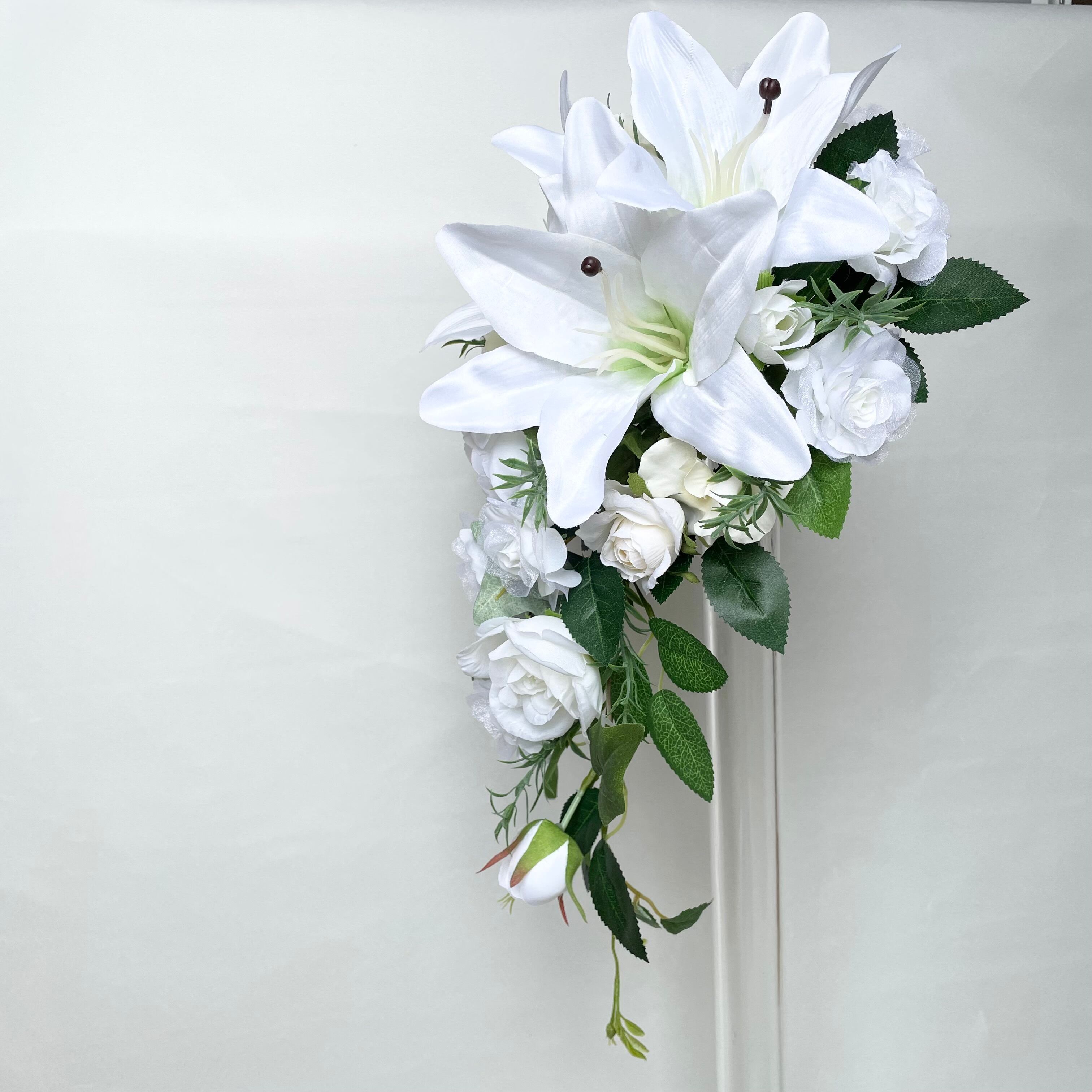 カサブランカ ウェディング キャスケードブーケ ブートニア