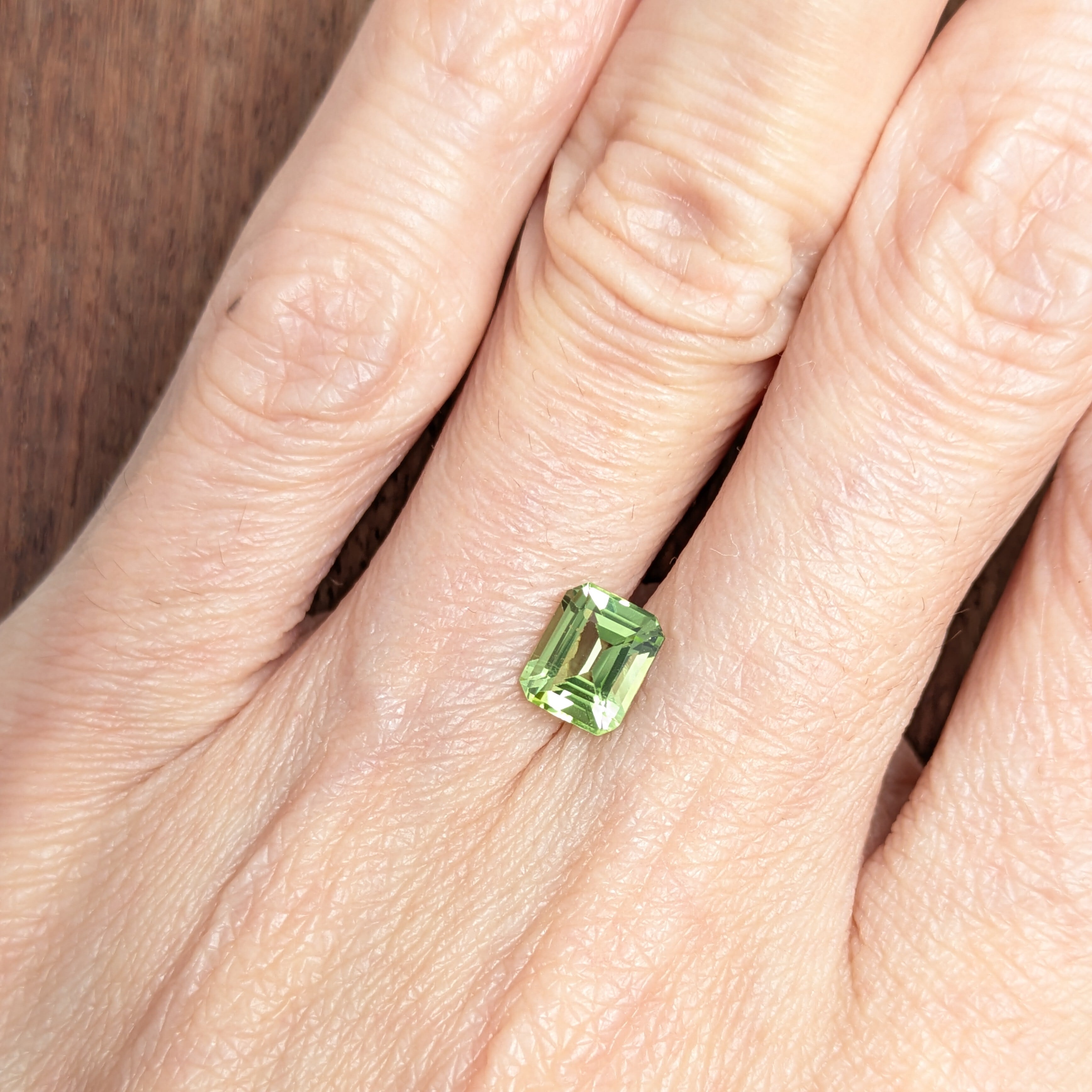 ペリドット ルース ミャンマー・モゴック産【1.04ct】 PRO209389