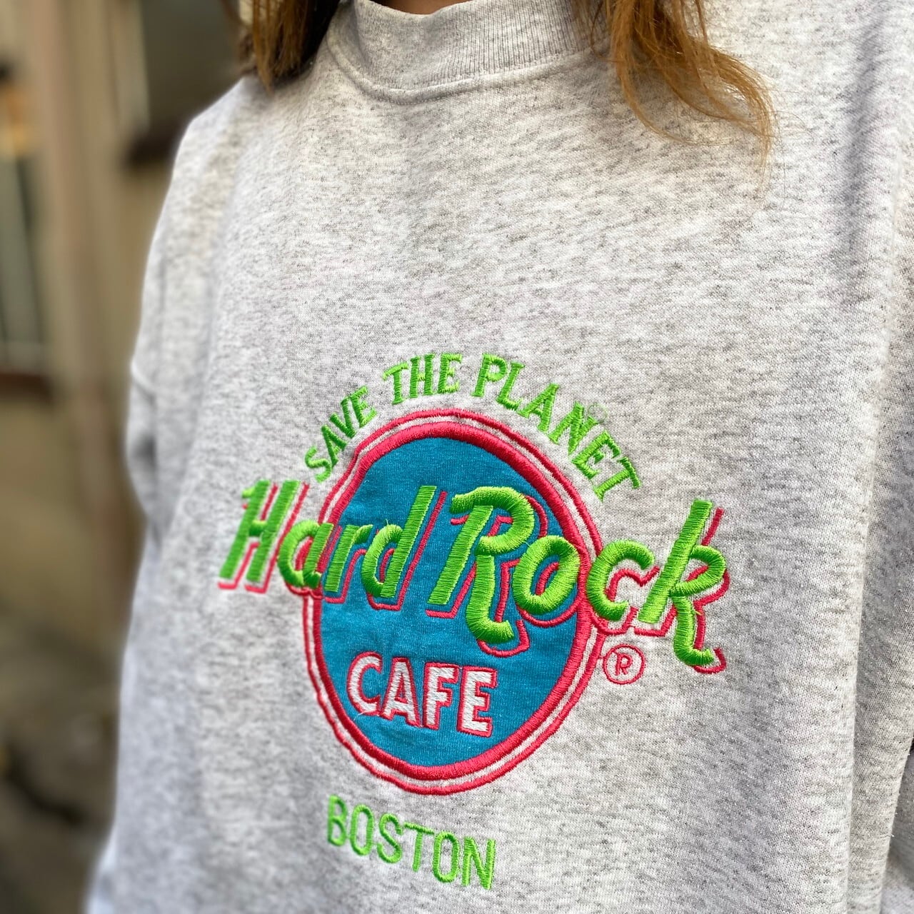 USA製 Hard Rock CAFE BOSTON ハードロックカフェ ボストン フロントロゴ 刺繍 スウェット トレーナー メンズXL相当  レディース 古着 ライトグレー 灰色【スウェット】 | cave 古着屋【公式】古着通販サイト powered by BASE