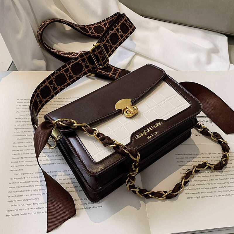 秋冬レトロスモールバッグレディース2020新しい流行のファッションワイルドワイドショルダーストラップメッセンジャーバッグチェーンワンショルダースモールスクエアバッグ Tiancai_Wing_Bag27732919719