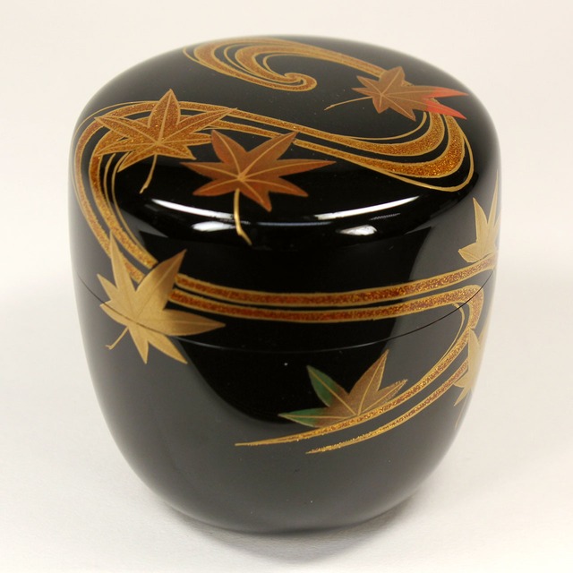 田中宗凌 作　楓に流水蒔絵中棗（立上り楓蒔絵）