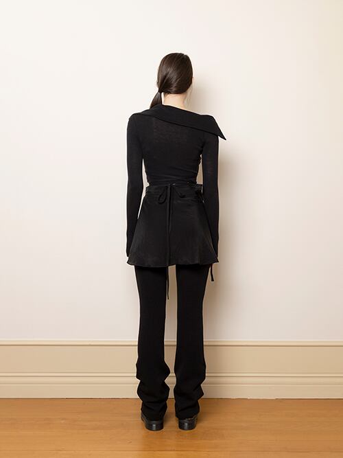 NOT YOUR ROSE] Jenny wrap tshirt (Black) | もごつ