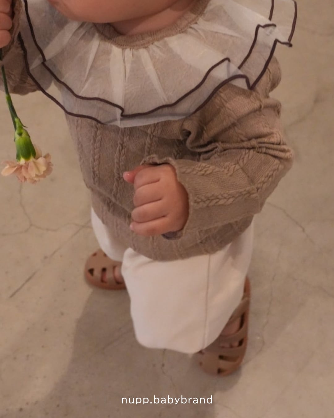 フリルチュールトップス