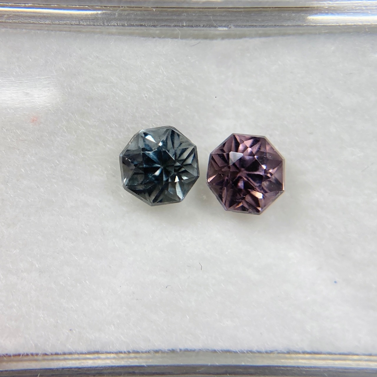 お花みたいなスピネル 約4.8mm-5.0mm 2点セット No.31
