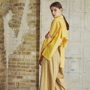 [ THE KEIJI ] Cutout Backbelt BLOUSE / YELLOW