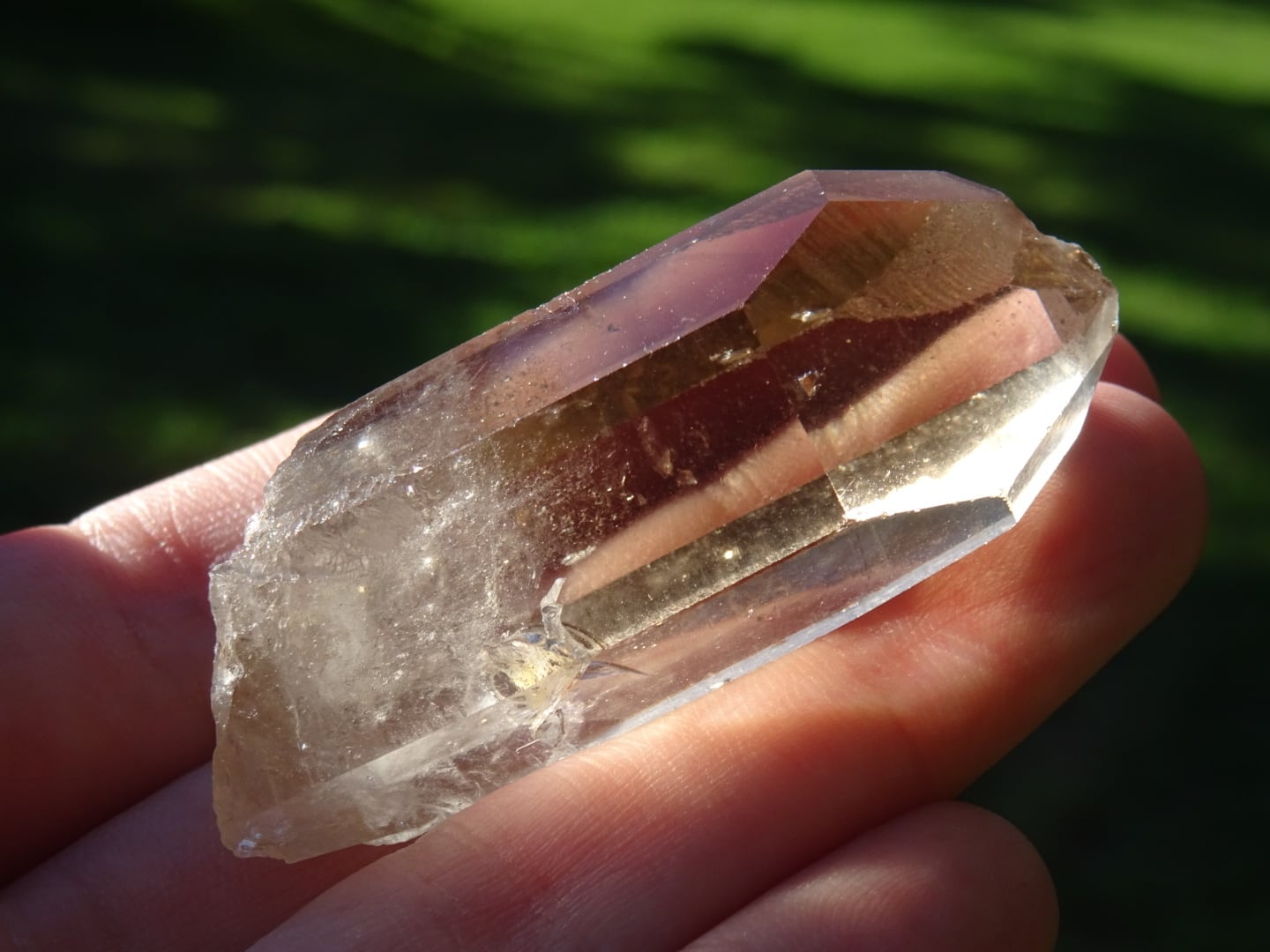 ファントムクォーツ（山入水晶） | 虹石屋