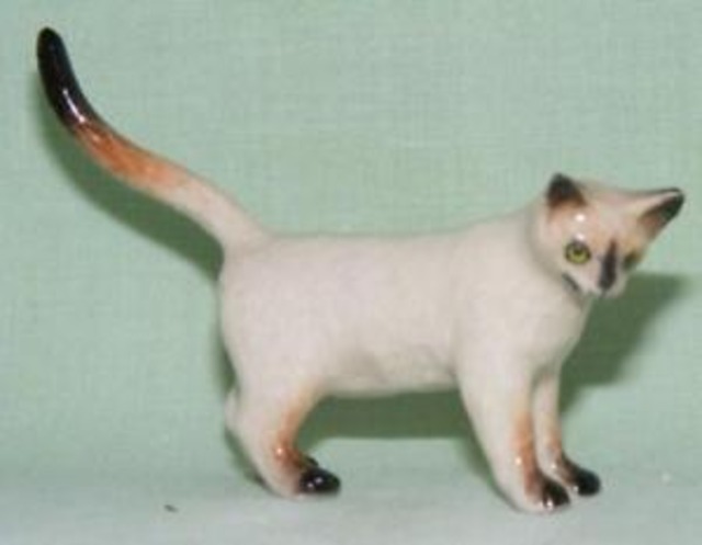 【送料無料】ミニチュアシャムklima miniature porcelain animal figure siamese cat standing tail up k356