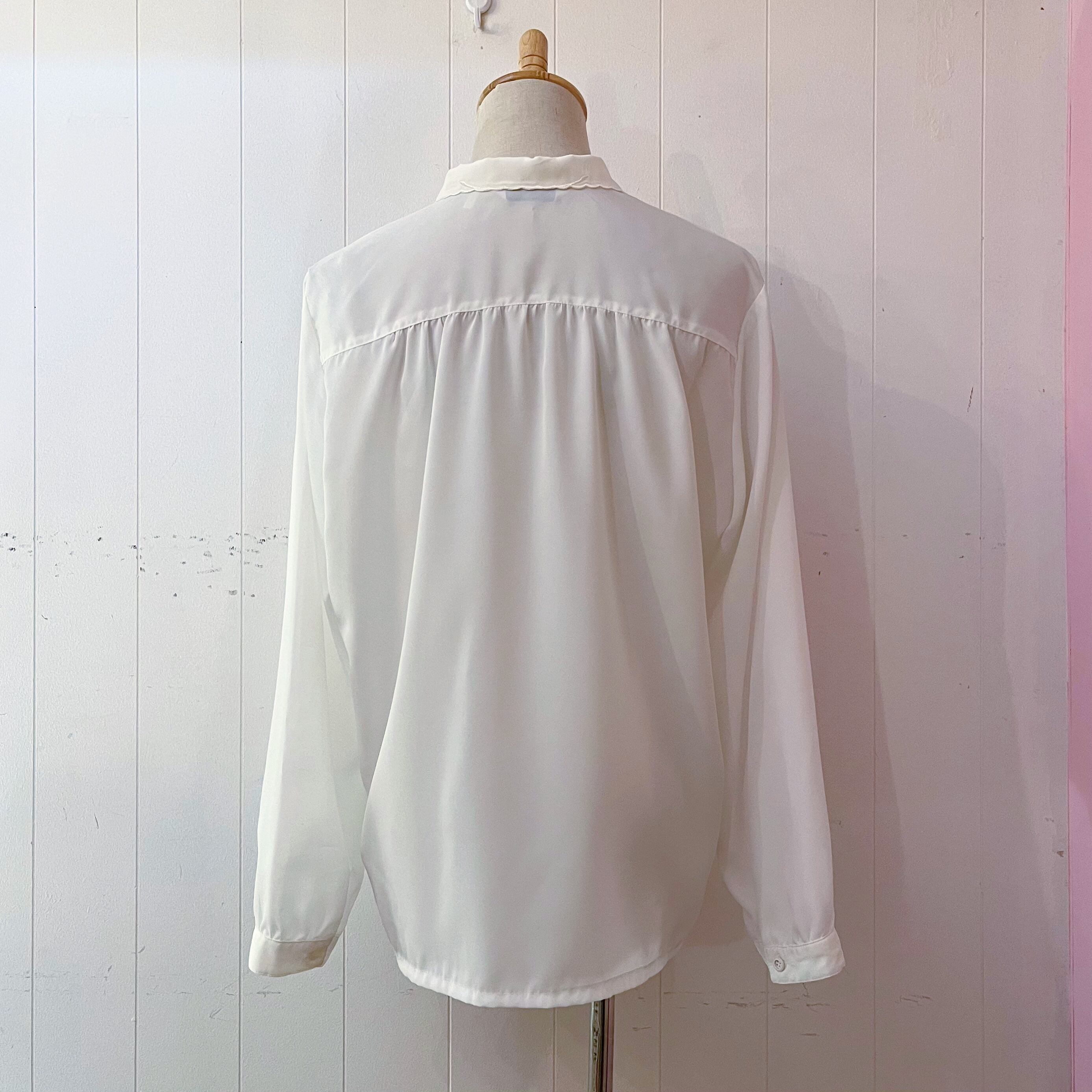 flower embroidery white blouse