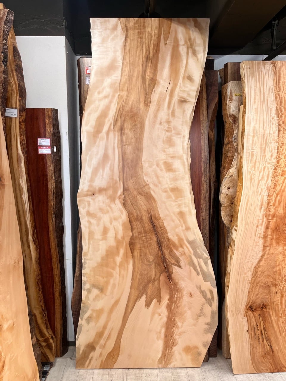 栃（トチ）_2690×940-870×55_横浜元町店_テーブル天板/一枚板 242181