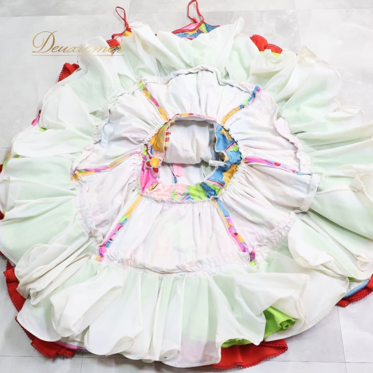 フラメンコ 衣装 ドレス ワンピース レッド系 ピンク系 ブルー系 グリーン系 イエロー系 オレンジ系 赤 黄色 オレンジ 青 水色 カラフル ボランテ フリル 柄 模様 パーティ 発表会 ボリューム ダンス衣装 ステージ衣装 舞台衣装 発表会衣装