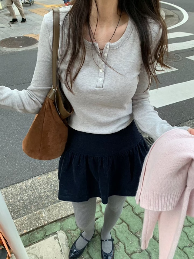 (予約) pretty young thing / Button winter tee 4color