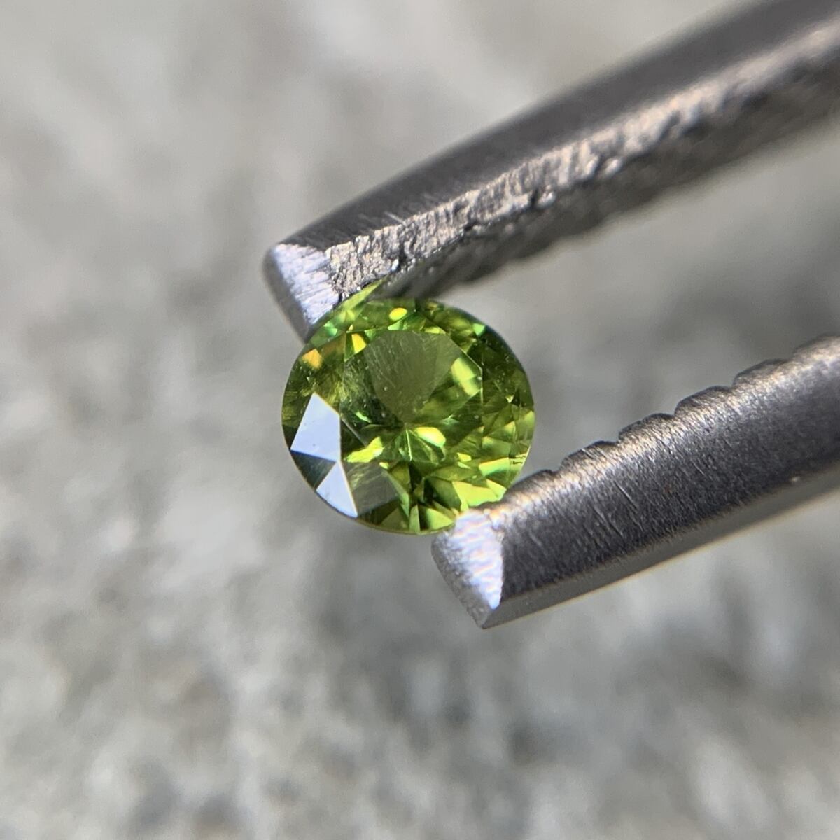 天然デマントイドガーネット 0.13CT【B】 | C.ARA