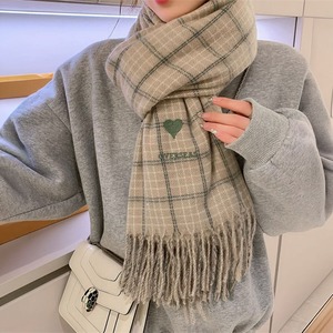 マフラー レディース 秋冬 大判 チェック柄 ハート刺しゅう ロゴ 韓国 ガーリー ロング フリンジ 防寒 あったか ストール 通勤 通学 ひざ掛け 大人可愛い [LW-CGZ004]