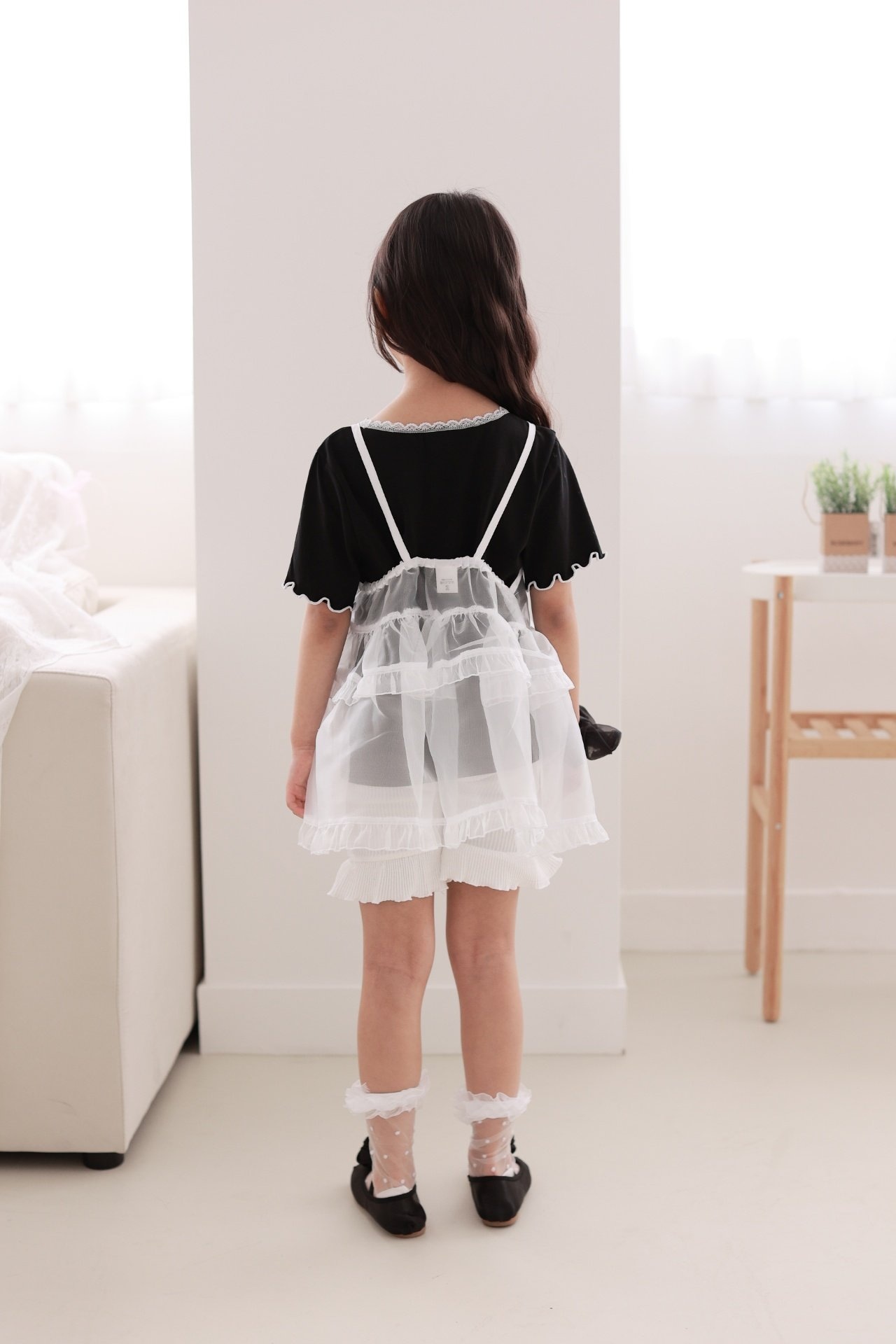 [DALLA] Spring Picnic Bus Tee / [달라] 봄소풍뷔스티에