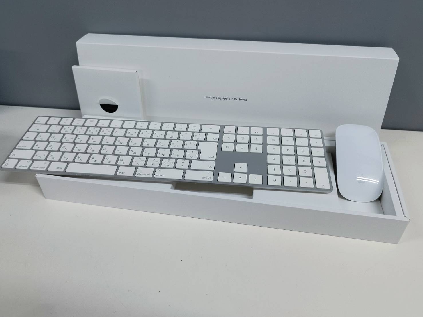 【未使用に近い】Apple Magic Keyboard/US配列(A1644) Magic Trackpad 2(A1535)セット！（正規品） 未使用に近い】Apple Magic Keyboard/US配列(A1644) Magic Trackpad 2