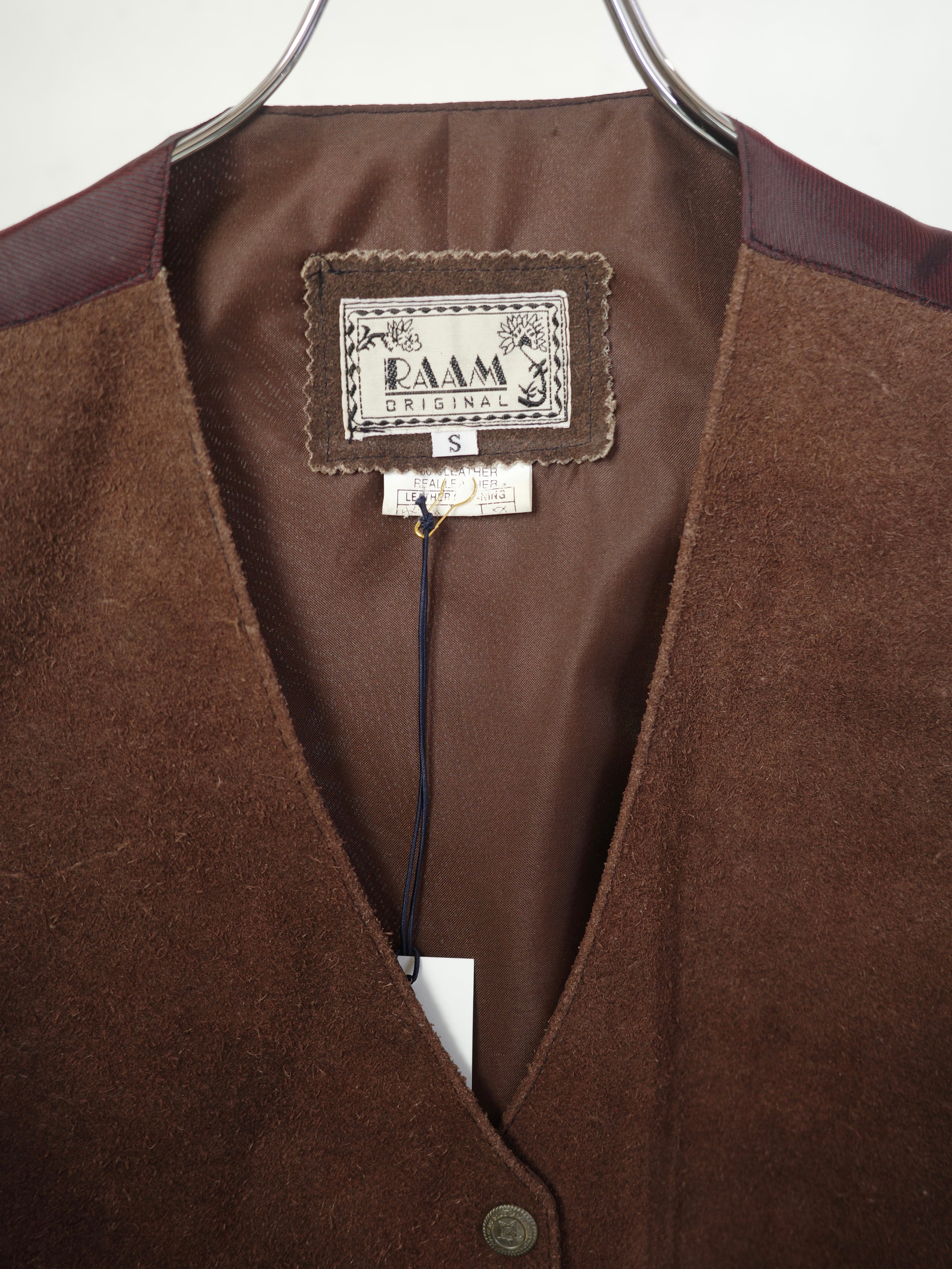 【限定品】OVY kaja REALISTIC SUEDE VEST スウェード 限定品】KAJA REALISTIC SUEDE VEST OVY - メルカリ