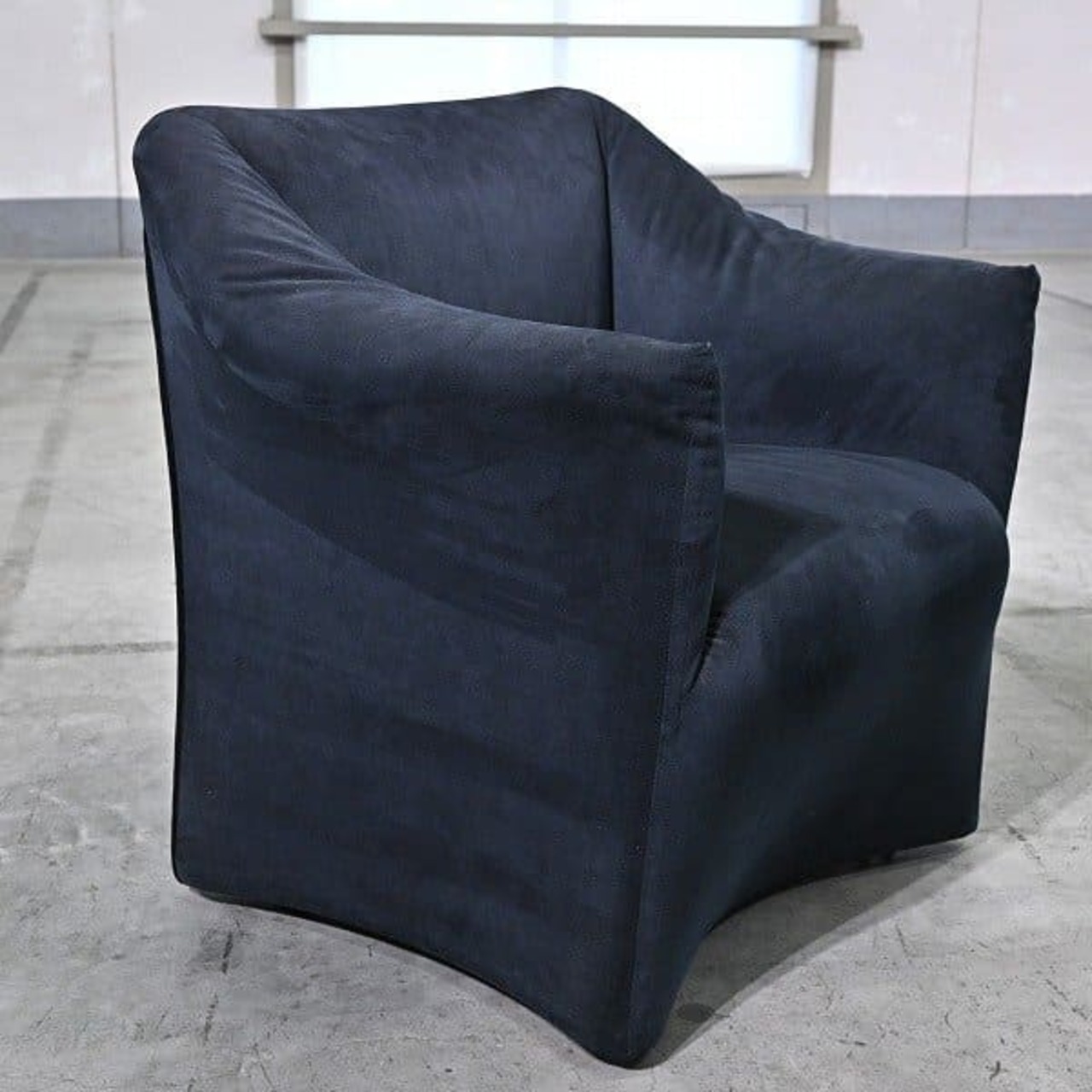Cassina 50万「684 PICCOLA TENTAZIONE」ラウンジアームチェア B MARIO BELLINI カッシーナ ピッコラテンタツィオーネ マリオベリーニ【中古家具/中古インテリア/USED家具ユーズド家具/リサイクル】