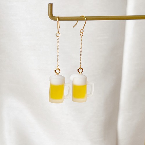 【片耳販売】キンキンに冷えたミニチュア生ビールのピアス イヤリング イヤーカフ　チャーム