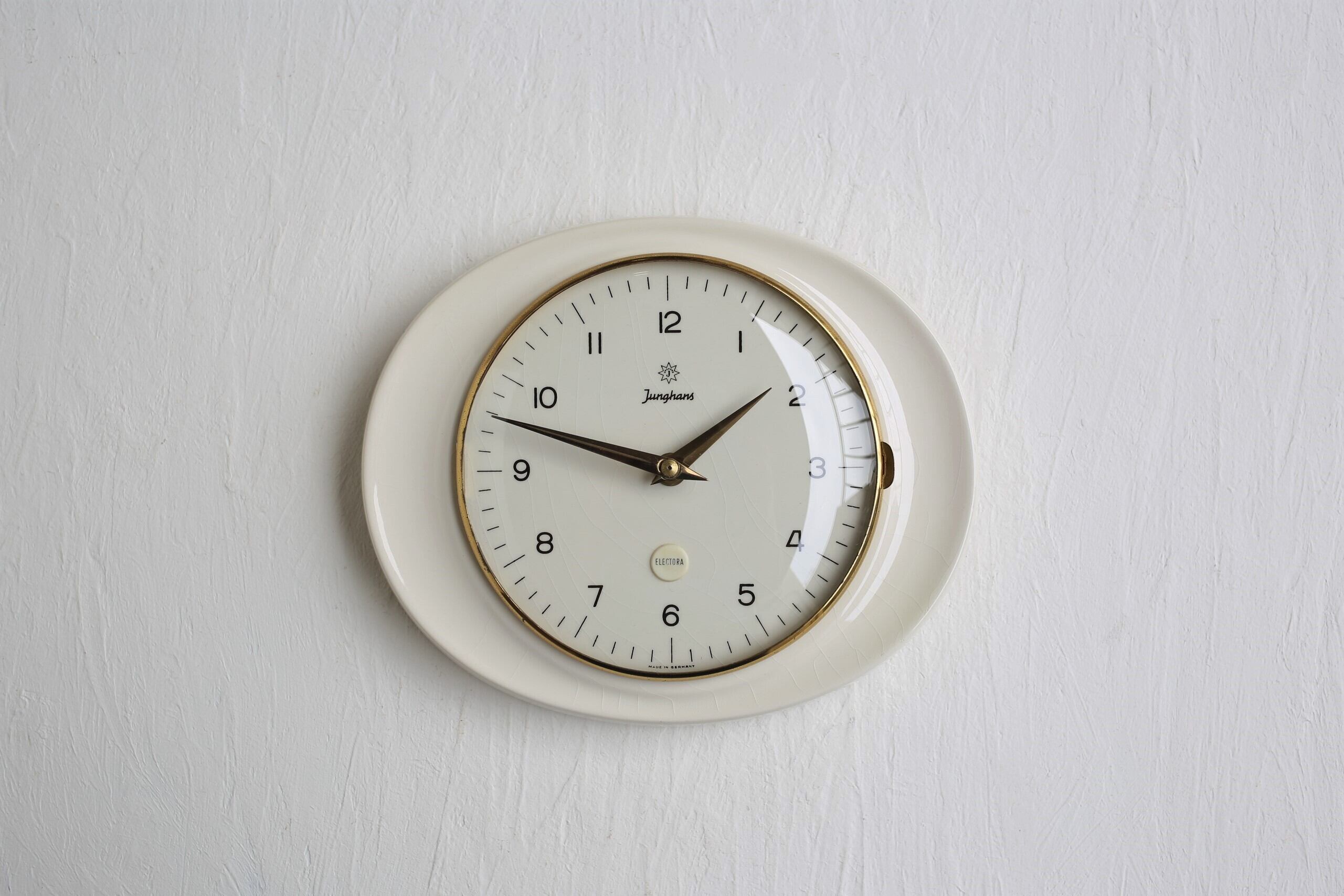 ドイツ アンティーク ヴィンテージ Junghans ユンハンス 陶器 掛時計 オーバル型(電池式クォーツ交換済)N-03949