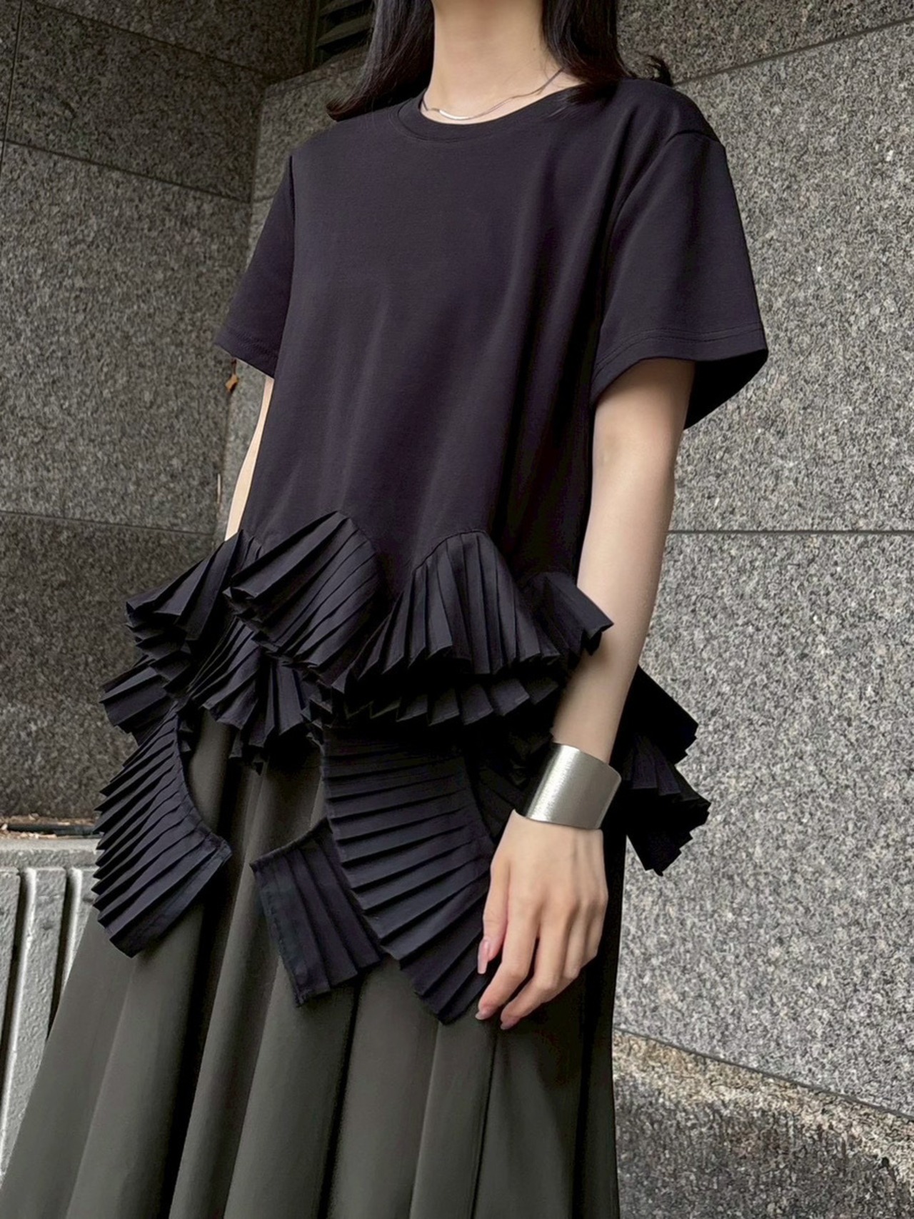 MME138TEB プリーツヘムTシャツ
