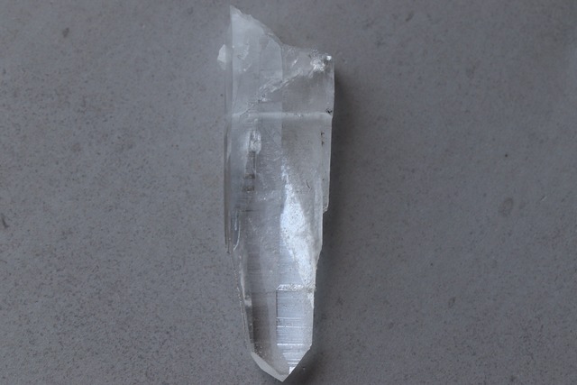 【1.5mm横穴】コロンビア産水晶ポイント2