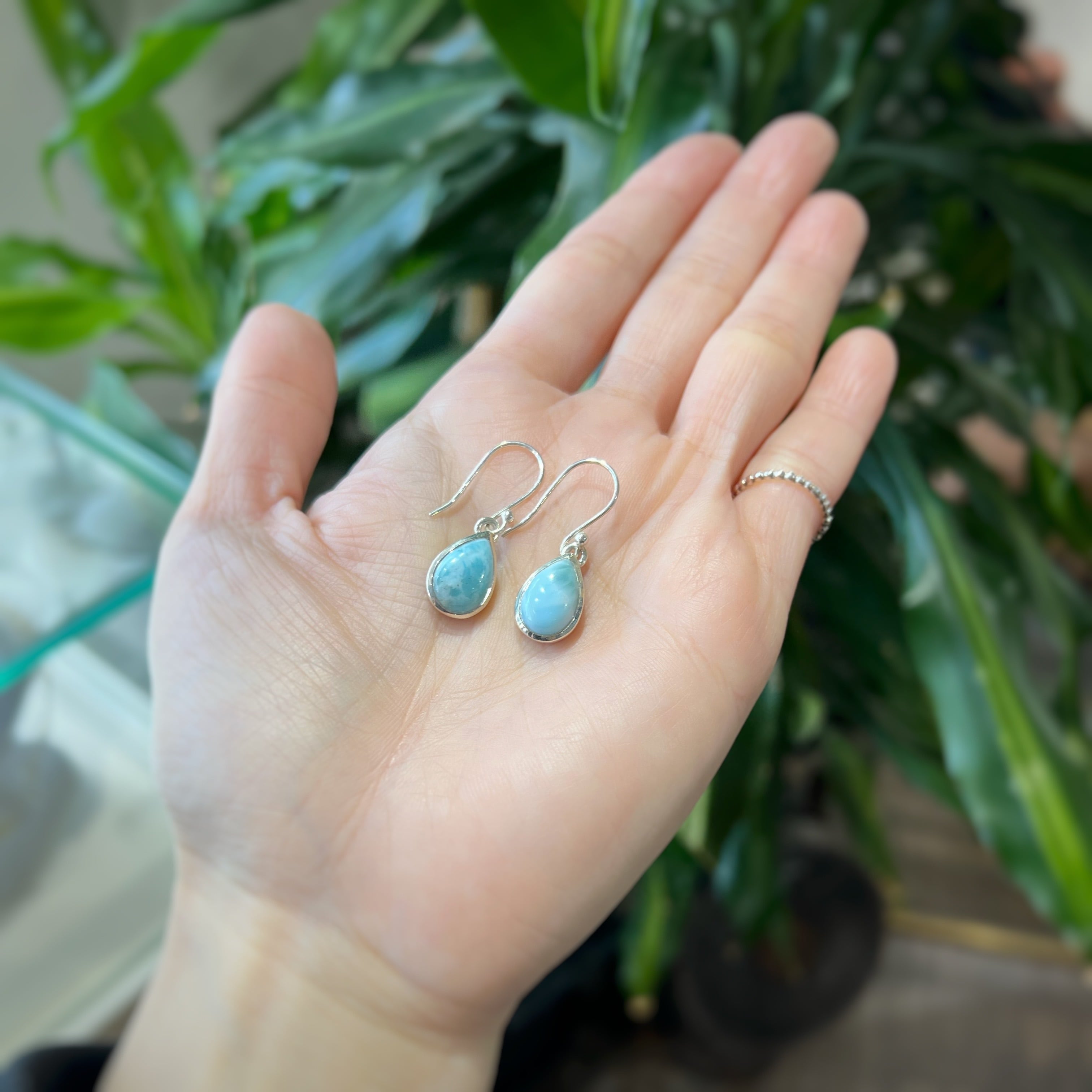 ラリマー ドロップ型 フックピアス M size 1.3 x 1.0cm | 【公式通販