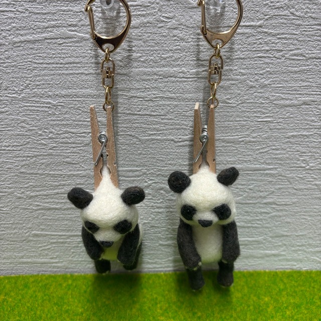 羊毛フェルト　つままれパンダ　キーホルダー